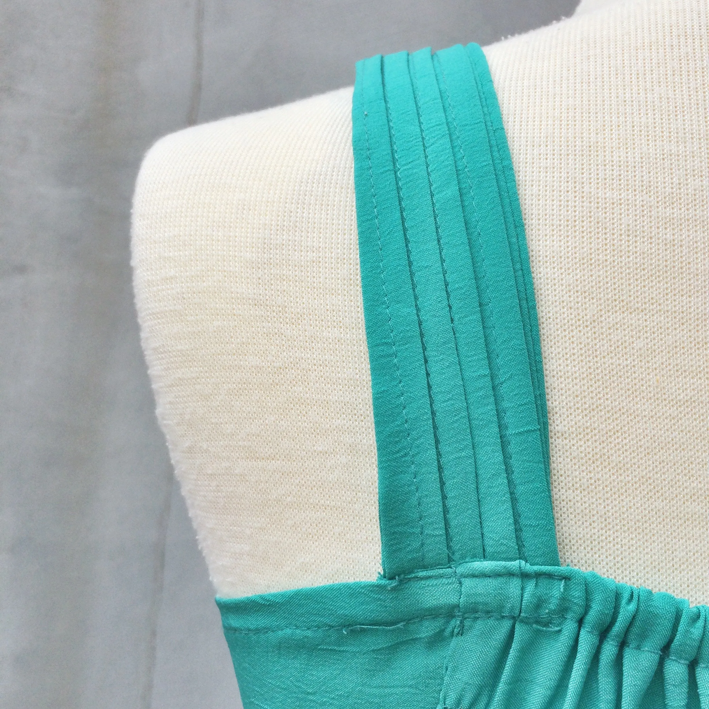 Emerald Sunshine | Vintage sunflower embroidery 1960s fun happy Emerald Green sundress
