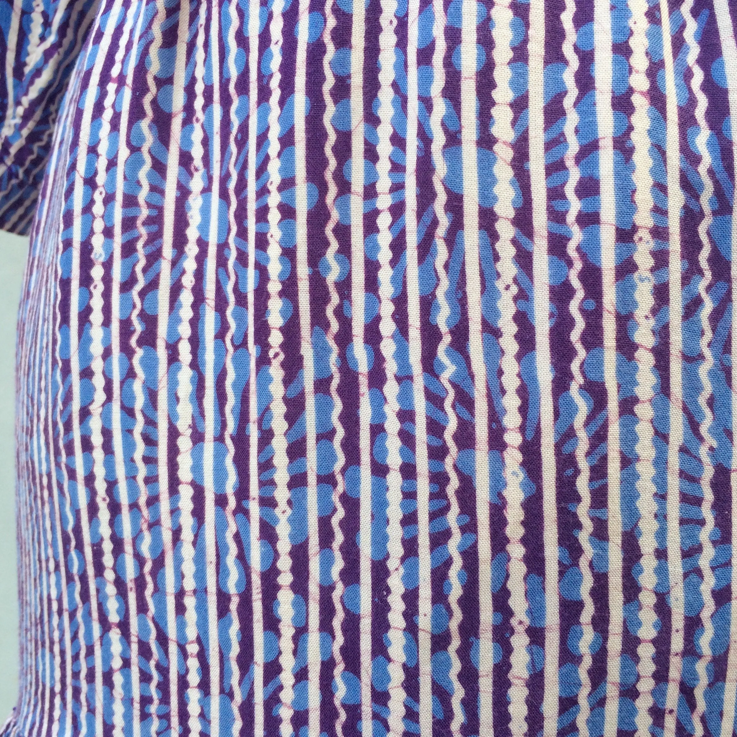 SALE! | Hip Hic | Vintage 1970s 1980s Ethnic African style Hippie Indie Hipster Loose fit Midi Striped Batik Drop waist Dress